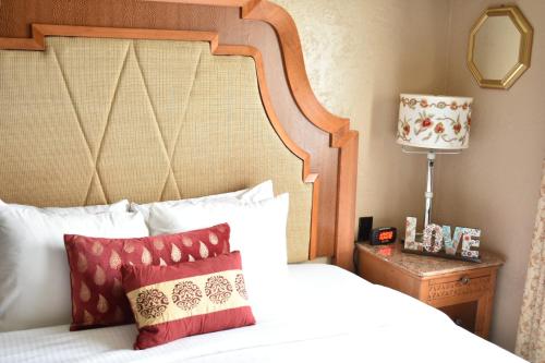 Hotel Baja San Diego - main image