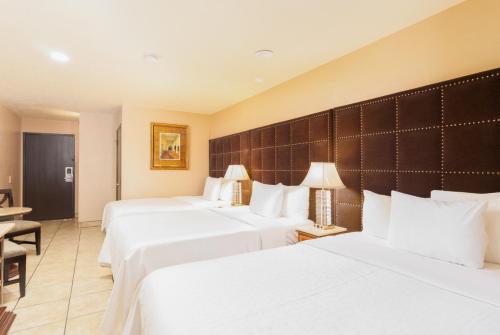 Guestroom, Baja Inn Suites in San Ysidro