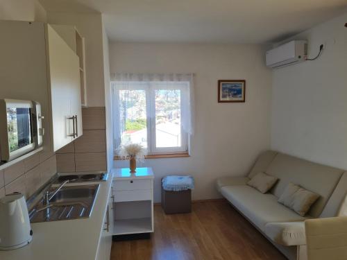 Apartments Zakarija