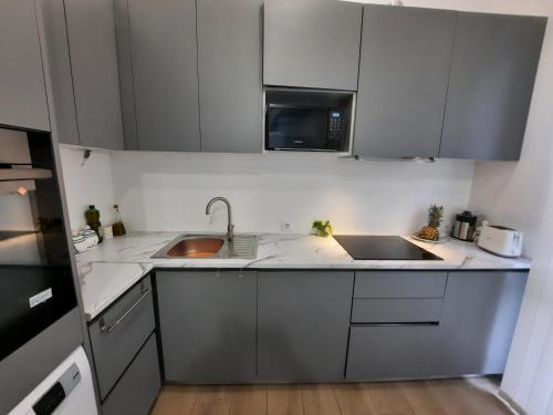 2 bedrooms, 4 beds