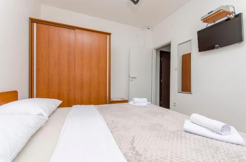 Apartments and Rooms Mara - image 8