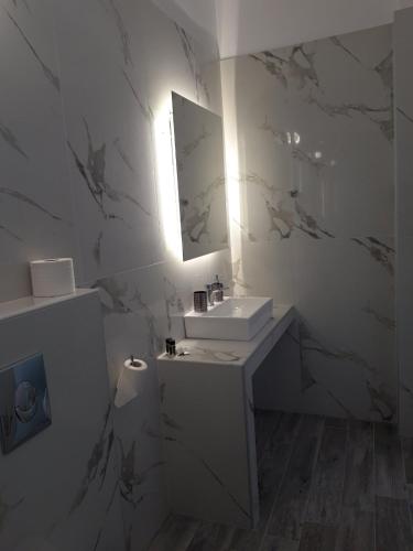 NIKOS DIMAS STUDIOS NIKOS DIMAS STUDIOS