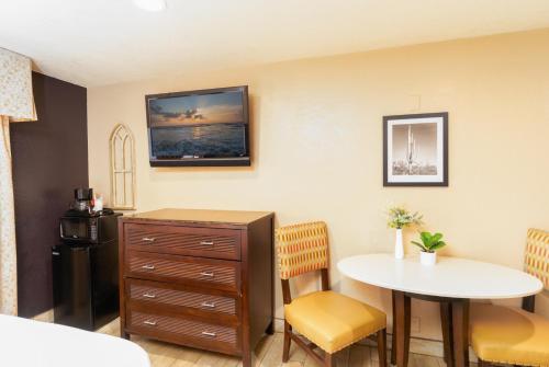 Hotel Baja San Diego - image 10
