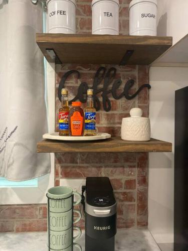 Cozy 2-bedroom Farmhouse with parking on premise in Smyrna (GA)