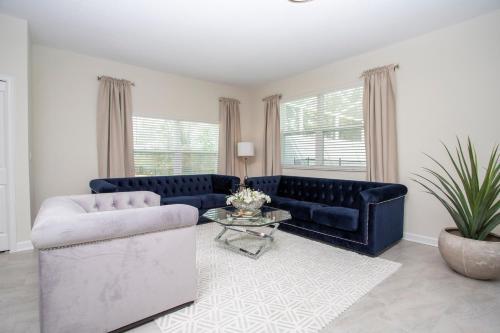 Stunning 5 Bd w/ Pool Close to Disney 8955 - image 12