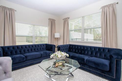 Stunning 5 Bd w/ Pool Close to Disney 8955 - image 6