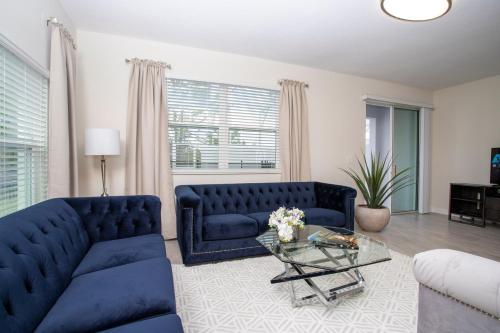 Stunning 5 Bd w/ Pool Close to Disney 8955 - image 8