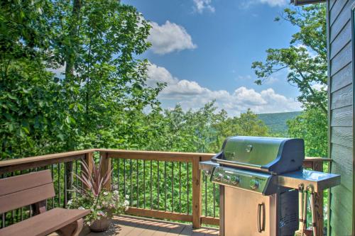 Lavish Wintergreen Home with Hot Tub by Skiing! - image 10