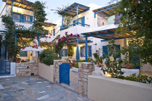 George's beach studios Aliki Paros 4