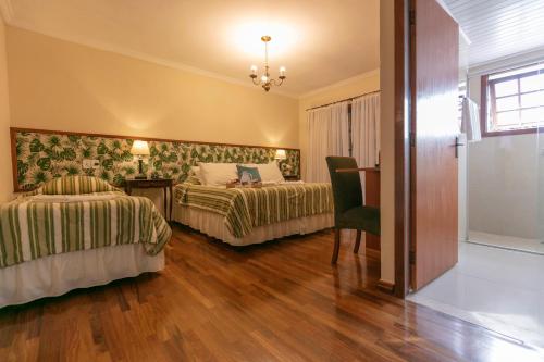 Luxury Triple Room with Balcony image 10