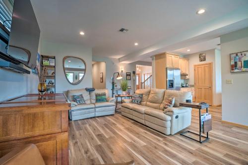 Lake Chelan Home in Private Community w/ Lake View in Mensona (WA)