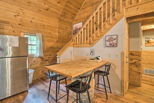 Cozy Retreat with Porch and Double JJ Resort Access! - image 9