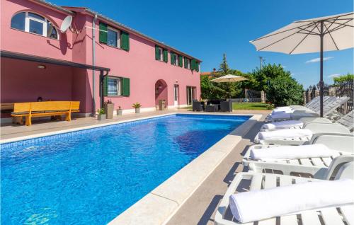 Amazing Home In Labin With 5 Bedrooms, Wifi And Outdoor Swimming Pool - Raša