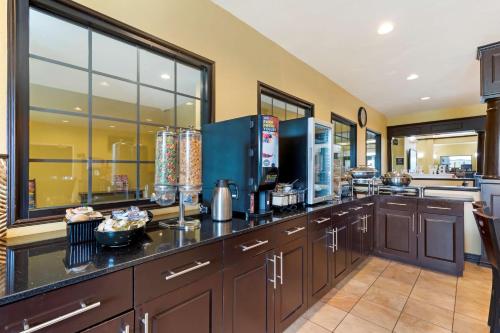 Best Western Plus DFW Airport Suites - image 14