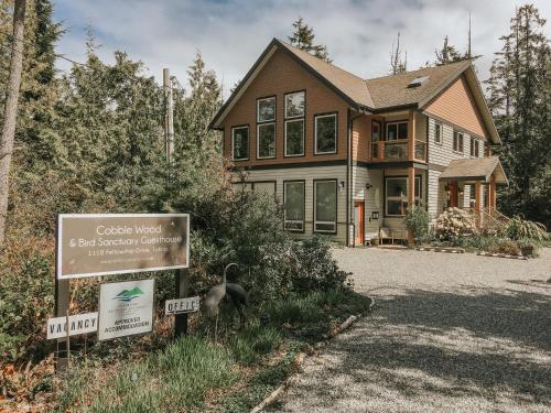 Cobble Wood and Bird Sanctuary Guest Houses