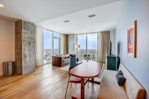 Natiivo Austin Penthouse in Austin, USA