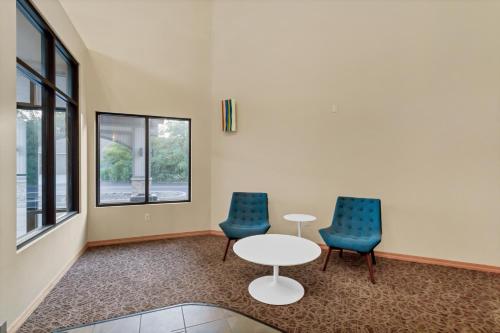 บริการและสิ่งอำนวยความสะดวก, Waterbird Lakeside Inn in เชสเตอร์ตัน (IN)