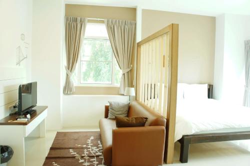 Wealth 30th Apartments in Bang Na