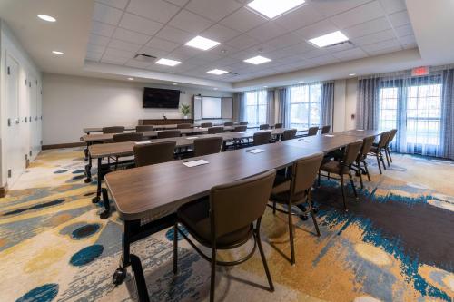 Staybridge Suites - Summerville an IHG Hotel - image 9