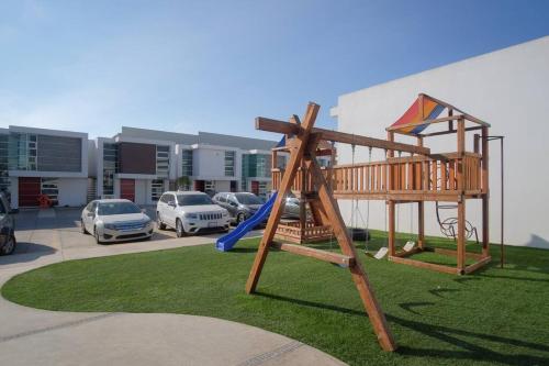 Casa moderna y elegante en el corazon de Ensenada! in Playa Ensenada