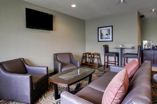 Cobblestone Inn & Suites - Avoca