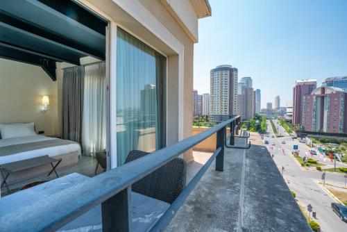 Balcony/terrace, The Gate Atasehır Finance Center in Atasehir