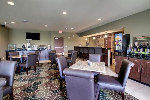 Cobblestone Inn & Suites - Avoca