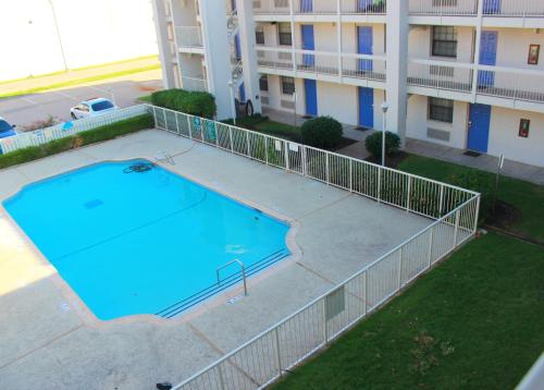 Baymont by Wyndham Tulsa Broken Arrow - image 2