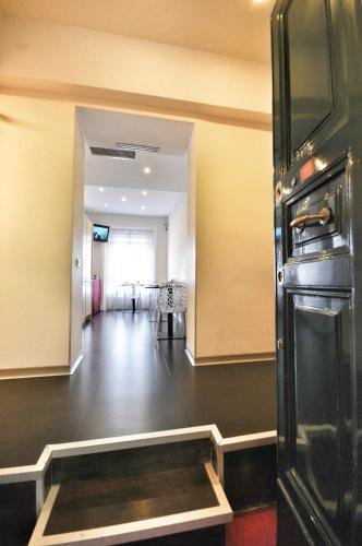 Imperial Suite Guest House - image 2