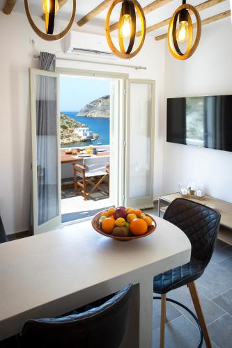 Droufakos’ home, Lux seafront apartment w. View in Cherronisos