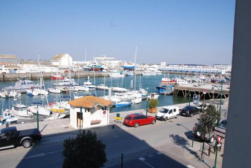 ทัศนียภาพ, Hotel Du Port in เล ซาบล์-โดโลน