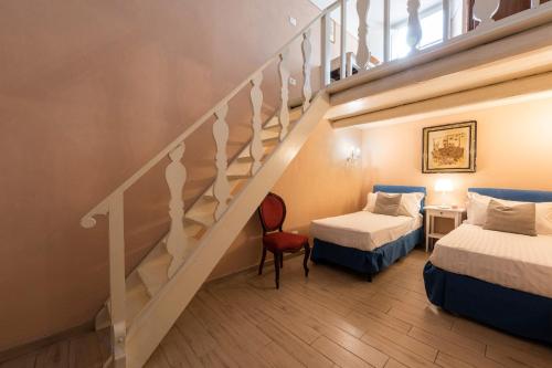 Apartments Florence- Palazzo Pitti - Tap to explore photos