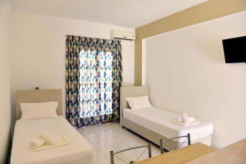 One-Bedroom Apartment with Pool View image 1