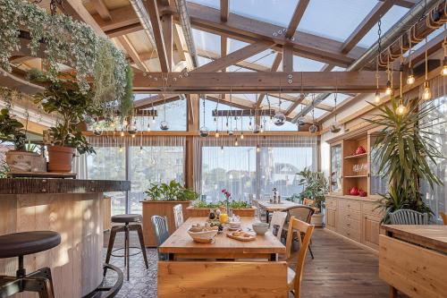 Étterem, Hotel McLimon in Senov U Noveho Jicina