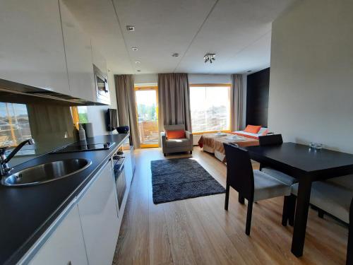 Levi Suites Levi Gold - image 8