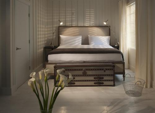 Queen Room - No Resort Fee