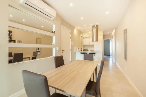Brand new 1BR in central MALTA-Hosted by Sweetstay in Pietà
