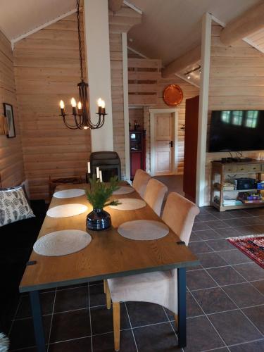 100m lift, 2 min swim - Large family cabin