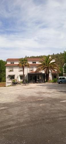 O castiñeiro (O castineiro) in Cerdedo