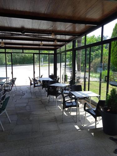 O castiñeiro (O castineiro) in Cerdedo