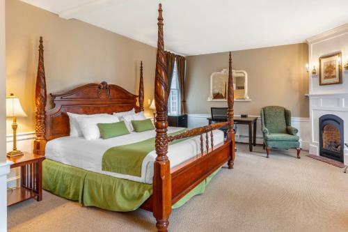 368051910 Essex Street Inn & Suites, Ascend Hotel Collection