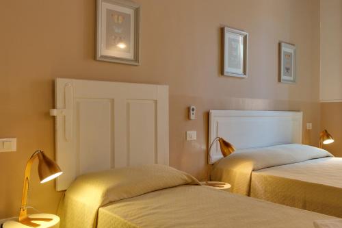 5-Bedroom Holiday Apartments in Campo de Fiori - image 11
