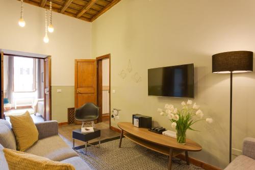5-Bedroom Holiday Apartments in Campo de Fiori - image 8