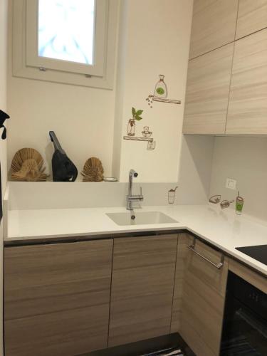 Bijou Apartment - image 3