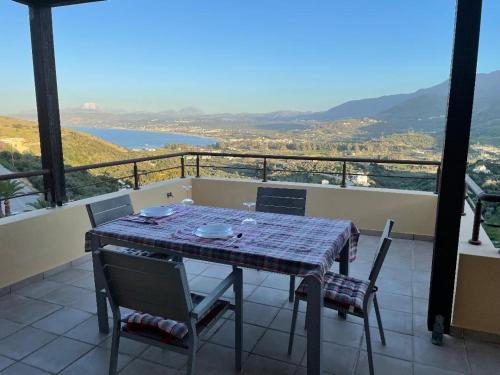 Plum Tree apartment with panoramic views