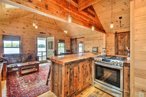 Lakefront Cottage Boat Dock, Patio and Kayaks! in Oxford