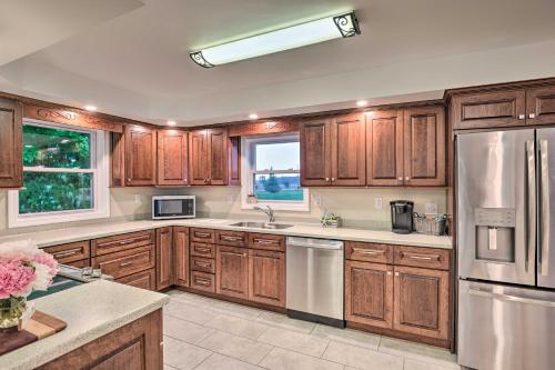 Cozy Seneca Falls Home Close to Cayuga Wine Trail! in Seneca Falls, USA
