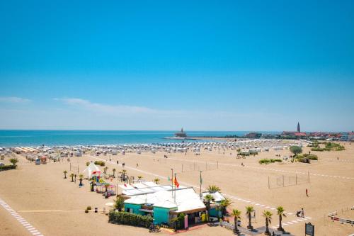 Hotel Riviera - image 10