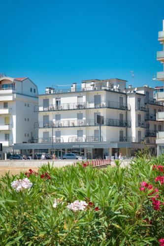 Hotel Riviera - image 11