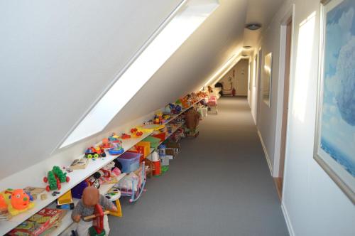 Give Bed & Breakfast - image 12